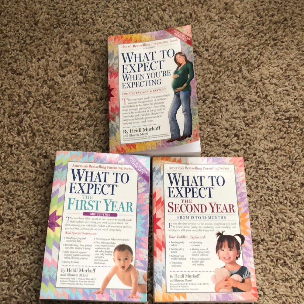 PREGNANCY BOOK SET LIKE NEW!